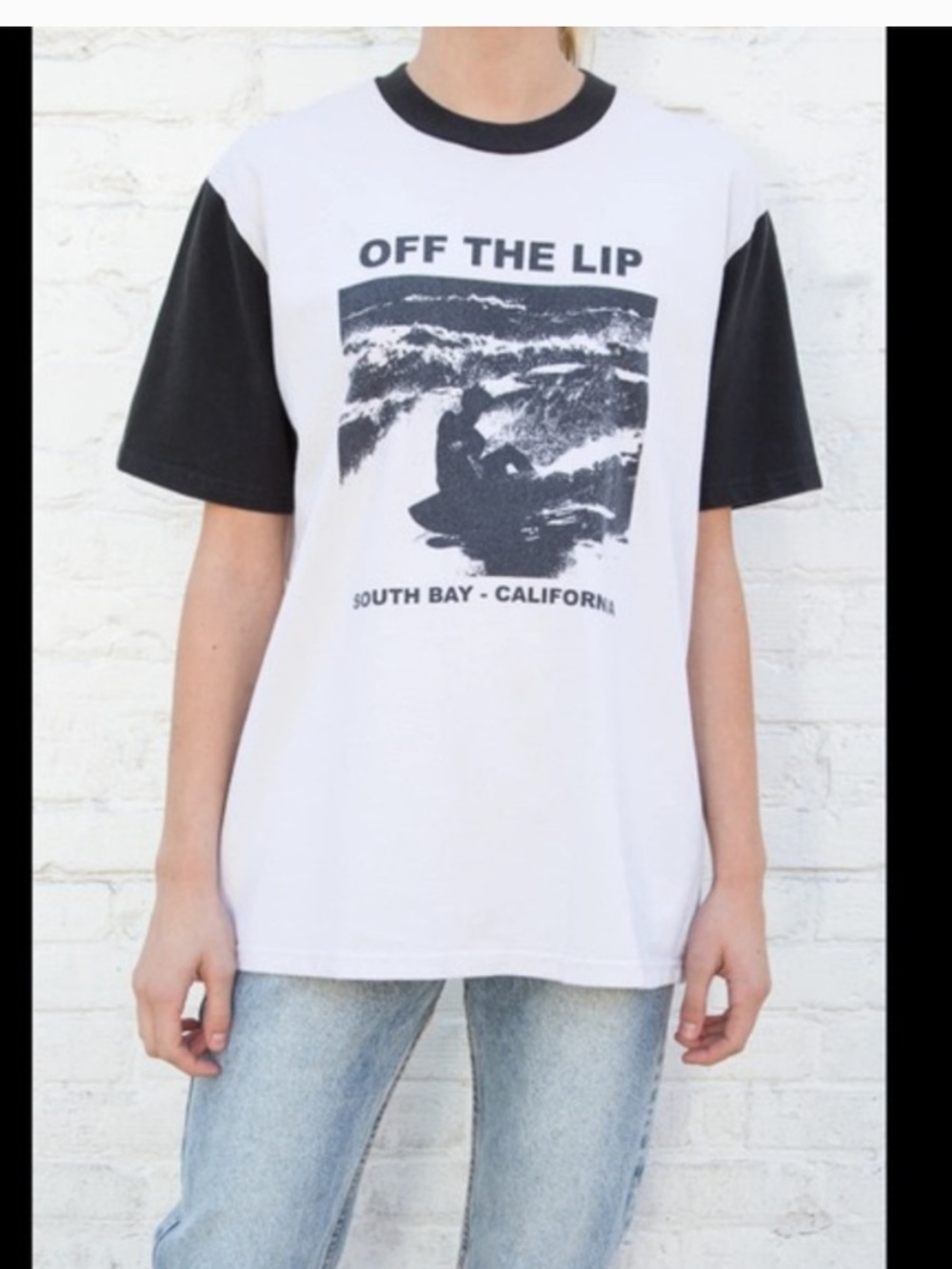 Brandy Melville Off The Lip' Black & White Graphic Tee